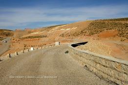 Image du Maroc Professionnelle de  Le barrage Laghrasse "dit barrage Hassan II", il se situe à 50 km au sud est de Taourirte au nord du Maroc, Samedi 10 Février 2006, ce barrage fournit en eau potable  le barrage Mohammed V qui sert de lien pour Machraa Hammadi,  ce dernier permet l'approvisionnement des centre de Taourirte et El Aïoun Sidi Mellouk. (Photo / Abdeljalil Bounhar) 